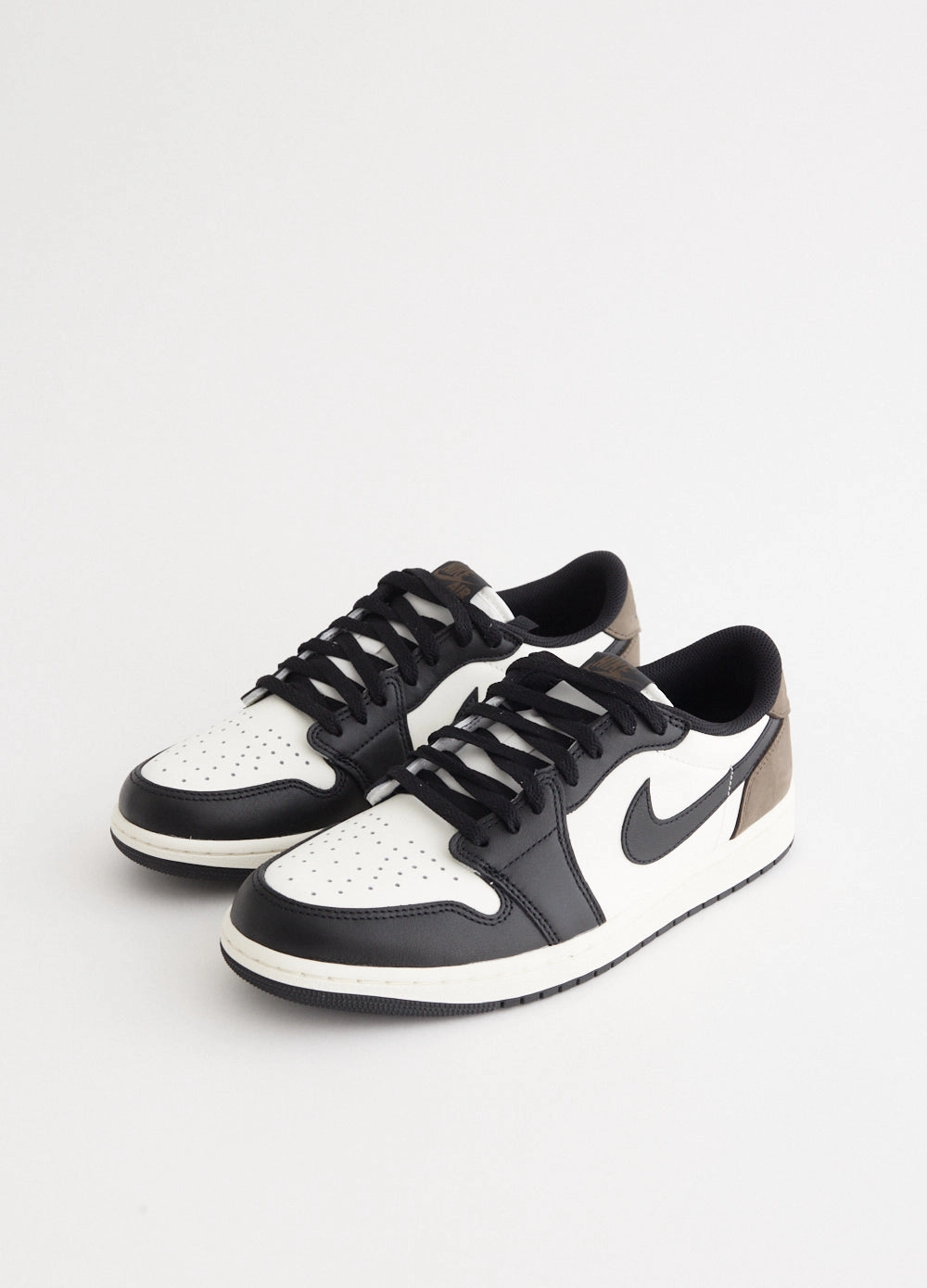 Air Jordan 1 Retro Low OG 'Mocha' Sneakers