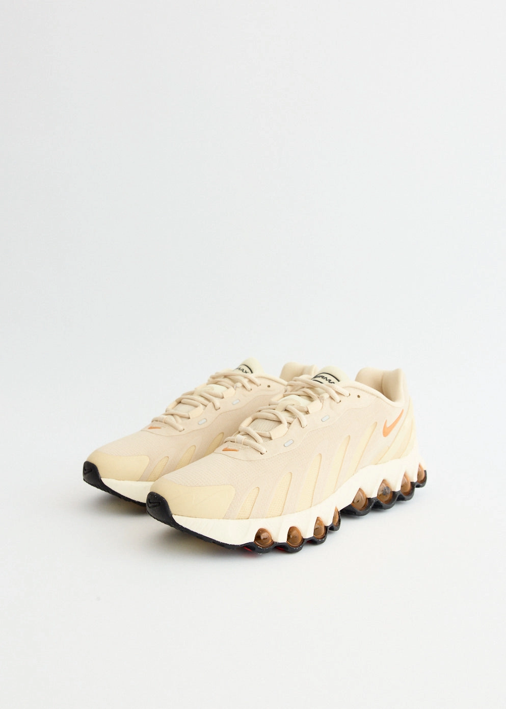 Air Max Dn8 'Light Khaki' Sneakers