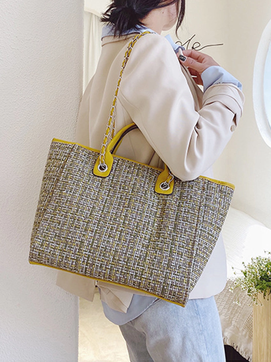 Chic Tweed Chain Tote Bag