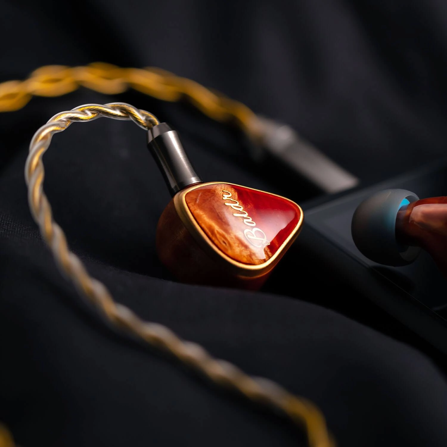 Kinera Baldr 2 4EST   2BA   1DD Tribrid IEMs