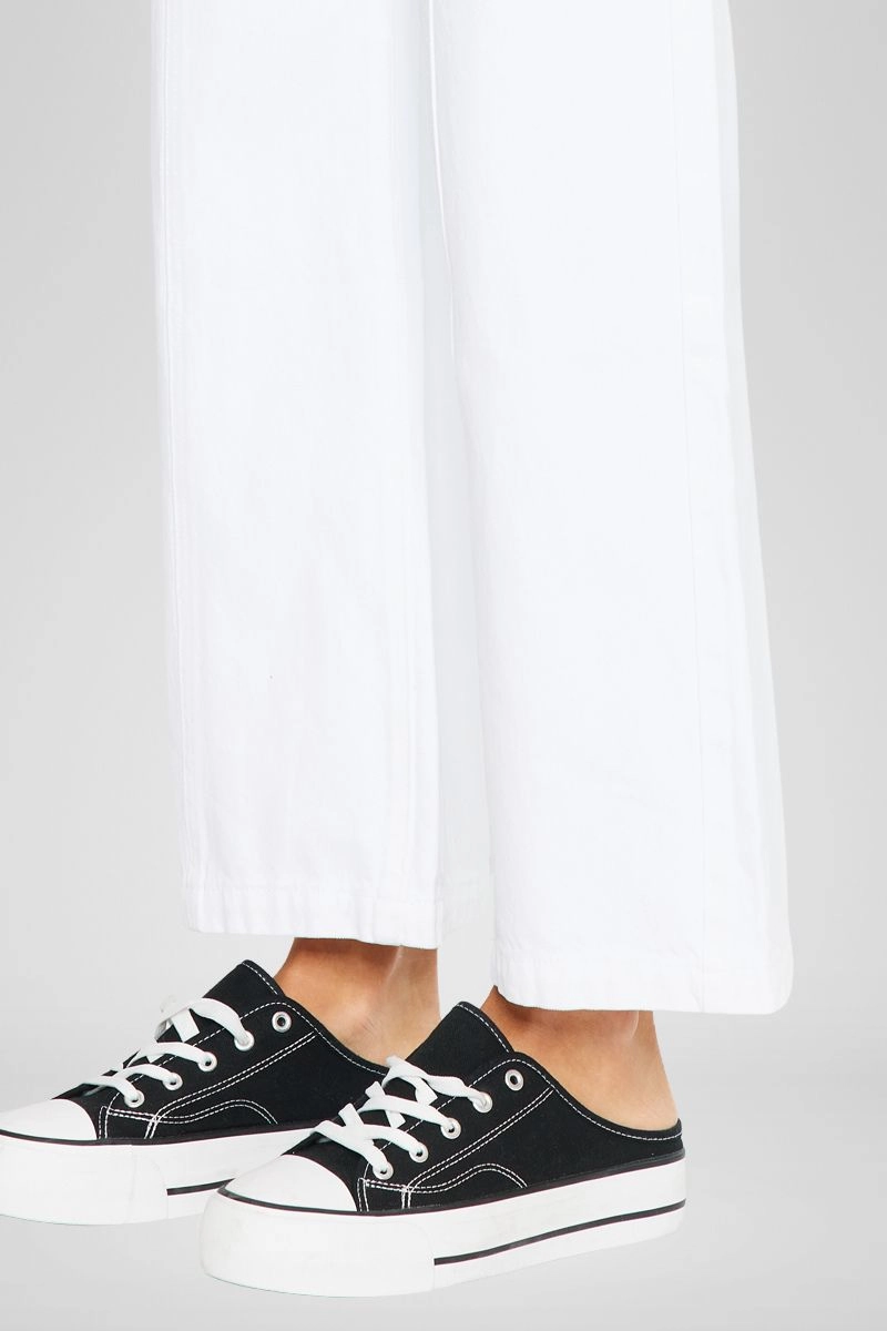 Mara Ultra High Rise 90's Wide Leg Jeans